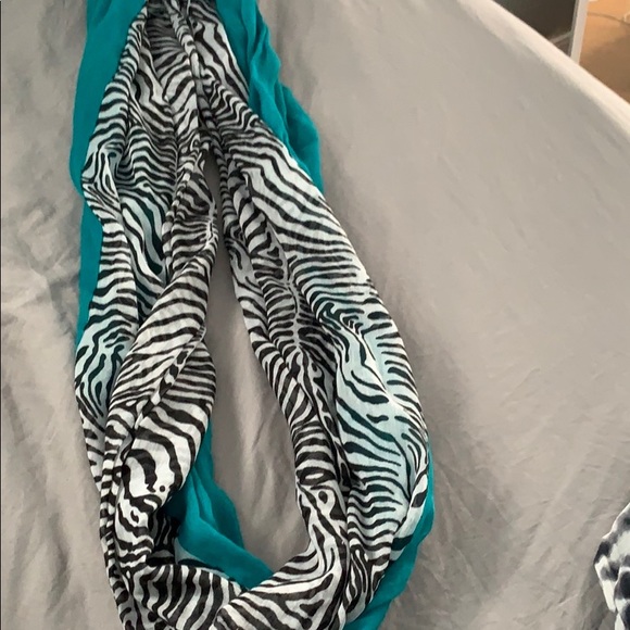 Scarf bundle - Picture 3 of 5